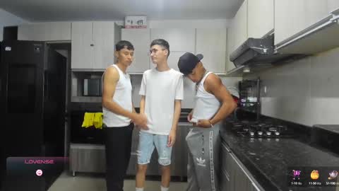 Vanesa Oliver and Andrew online show from October 2025 11:24:02 PM