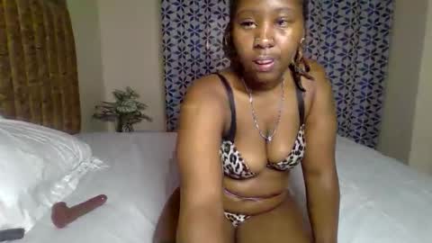 Snapshot of hot_sexy_queen chatting on March 2026 03:34:01 PM Bellah online show from March 2026 03:34:01 PM