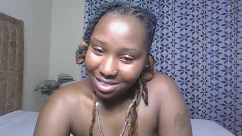 Snapshot of hot_sexy_queen chatting on April 2026 01:42:02 AM Bellah online show from April 2026 01:42:02 AM
