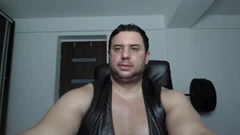 Stefano.. online show from November 2025 02:28:01 PM