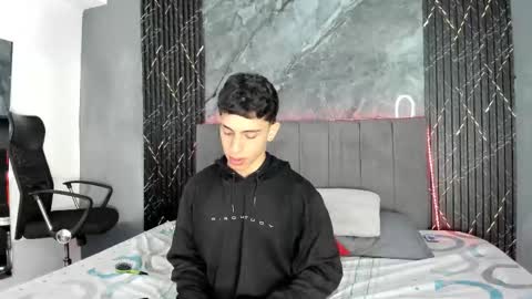 Hot Summer Boy online show from March 2026 11:39:01 AM