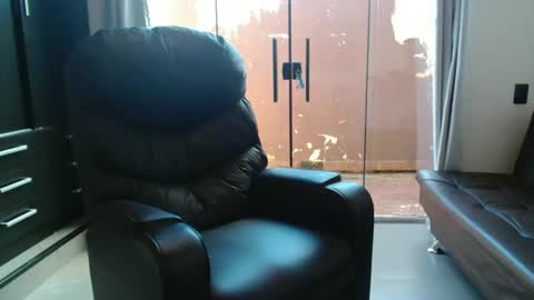 Snapshot of hot_wiffe chatting on March 2025 12:58:02 PM couple without tabus online show from March 2025 12:58:02 PM