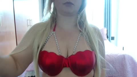 Snapshot of hot_wiffe chatting on October 2025 10:22:02 AM couple without tabus online show from October 2025 10:22:02 AM