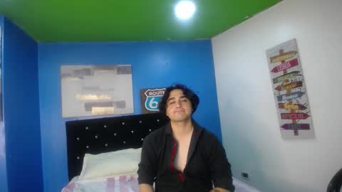 Snapshot of hotapollo chatting on October 2025 12:17:02 PM HotApollo online show from October 2025 12:17:02 PM
