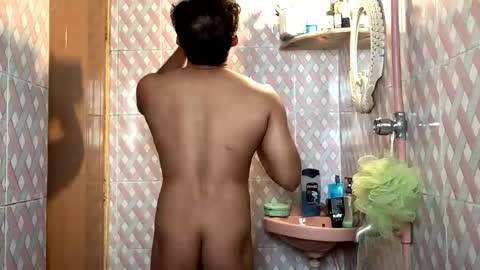 Snapshot of hotathletic107 chatting on November 2025 05:18:02 AM hotathletic107 online show from November 2025 05:18:02 AM