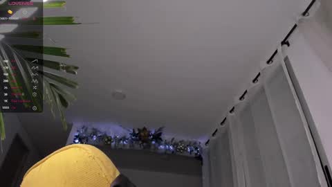 Snapshot of hotay_ chatting on December 2024 02:42:01 AM Andrew xdres08 online show from December 2024 02:42:01 AM