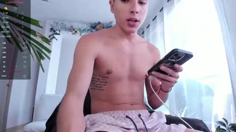 Snapshot of hotay_ chatting on January 2025 06:04:02 PM Andrew xdres08 online show from January 2025 06:04:02 PM