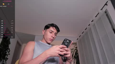 Snapshot of hotay_ chatting on February 2025 03:01:02 AM Andrew xdres08 online show from February 2025 03:01:02 AM