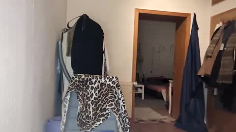 Betty Bellucci online show from October 2025 07:04:02 PM