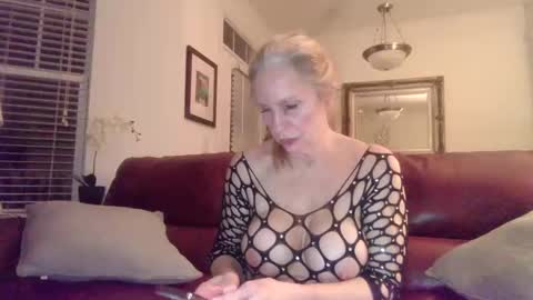 hotblondemilf1962 online show from February 2025 01:19:01 AM