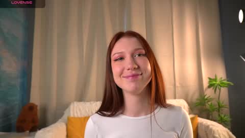 Snapshot of hotblush chatting on April 2026 01:19:01 PM Sonya online show from April 2026 01:19:01 PM