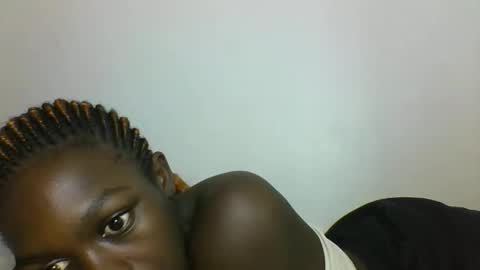 VICTORIA online show from October 2025 07:11:01 PM