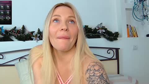 Anna 23   Archie 25  online show from January 2025 08:36:01 AM