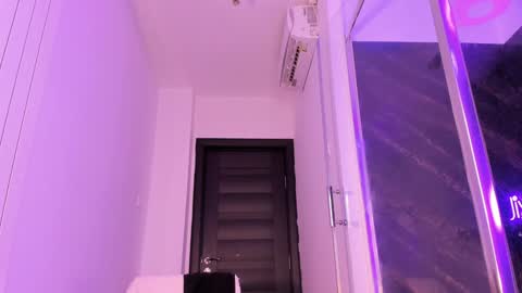 hotfallingdevil online show from March 2026 05:13:01 AM