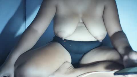 hotflowerclit online show from September 2025 01:36:01 PM