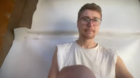 Snapshot of hotgentleman_3003 chatting on June 2026 07:12:02 AM William online show from June 2026 07:12:02 AM