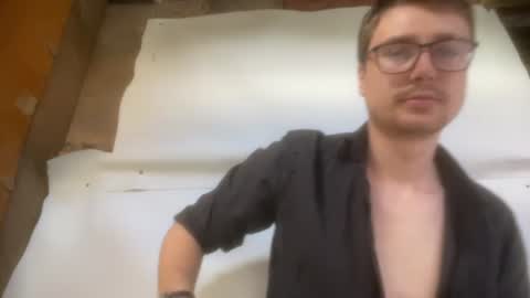 Snapshot of hotgentleman_3003 chatting on June 2026 07:13:01 AM William online show from June 2026 07:13:01 AM