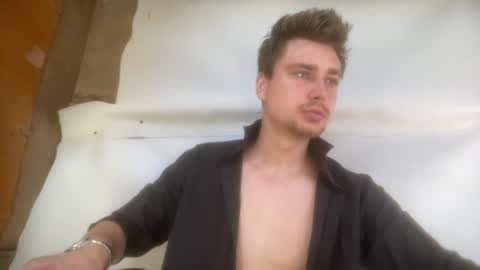 Snapshot of hotgentleman_3003 chatting on June 2026 10:15:01 AM William online show from June 2026 10:15:01 AM