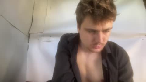 Snapshot of hotgentleman_3003 chatting on July 2026 07:01:02 AM William online show from July 2026 07:01:02 AM