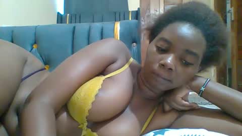 Snapshot of hotgodees chatting on May 2026 02:25:01 PM Queen online show from May 2026 02:25:01 PM