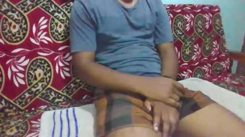 hotguyy001 online show from January 2026 02:16:01 AM
