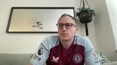 hotholby86 online show from December 2024 01:32:02 PM