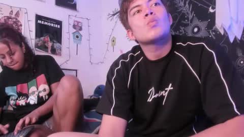Snapshot of hothoneychile chatting on October 2025 12:38:02 AM Sam and Nico online show from October 2025 12:38:02 AM
