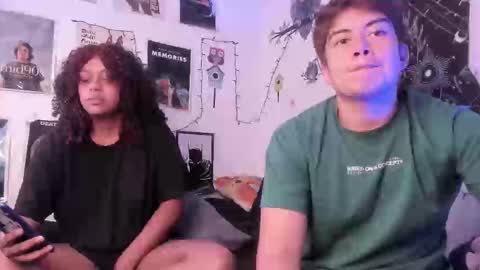 Snapshot of hothoneychile chatting on October 2025 12:26:01 AM Sam and Nico online show from October 2025 12:26:01 AM