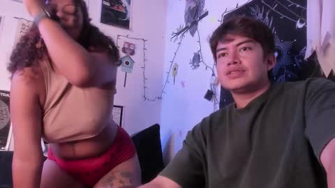 Snapshot of hothoneychile chatting on November 2025 05:56:02 PM Sam and Nico online show from November 2025 05:56:02 PM