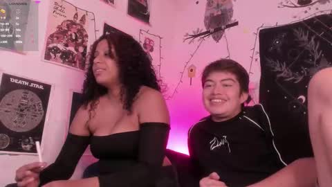 Snapshot of hothoneychile chatting on November 2025 03:01:02 PM Sam and Nico online show from November 2025 03:01:02 PM