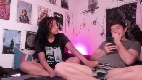 Snapshot of hothoneychile chatting on November 2025 05:59:01 PM Sam and Nico online show from November 2025 05:59:01 PM