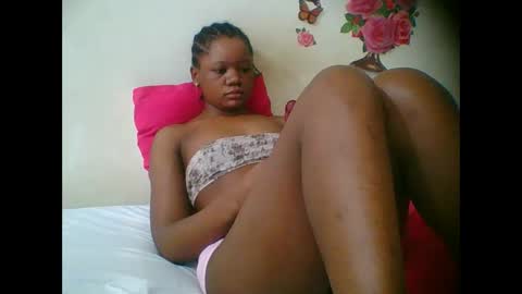 LOYCE online show from November 2025 02:12:01 AM