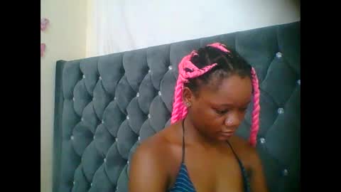 LOYCE online show from December 2025 07:42:02 PM