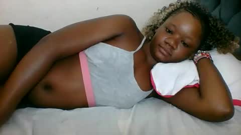 LOYCE online show from May 2026 01:03:01 AM