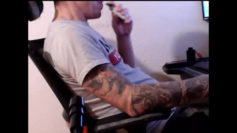 Snapshot of hotkinkytat chatting on December 2024 06:57:01 PM hotkinkytat online show from December 2024 06:57:01 PM