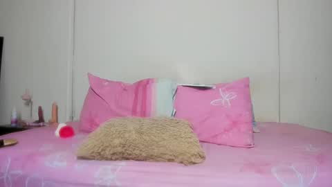 Snapshot of hotkrystel chatting on February 2025 01:16:01 PM Krystel online show from February 2025 01:16:01 PM