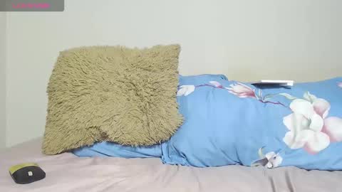 Snapshot of hotkrystel chatting on April 2026 12:29:02 PM Krystel online show from April 2026 12:29:02 PM