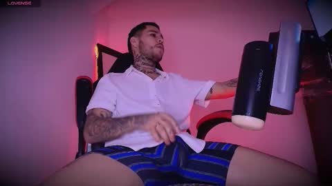 HoTLatinoX20CM online show from January 2026 07:27:02 PM