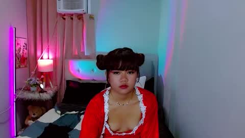 Layla online show from December 2024 01:38:02 PM