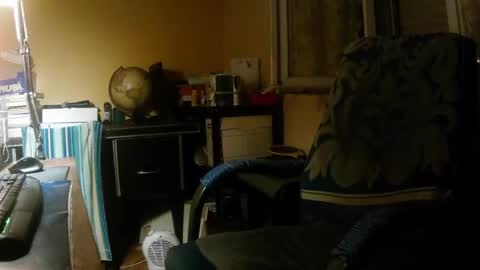 Snapshot of hotleopold chatting on April 2026 08:53:01 PM hotleopold online show from April 2026 08:53:01 PM