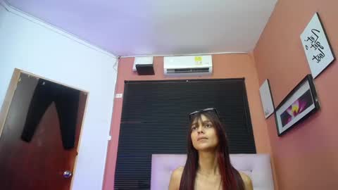 hotlittlechill online show from February 2025 05:28:01 PM