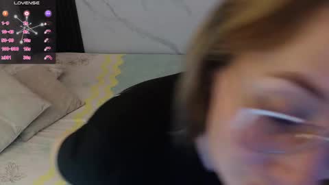 Sussy Bloom  online show from February 2026 09:20:02 PM