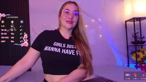 Snapshot of hotpawgmilf chatting on July 2026 04:37:01 AM Sussy Bloom online show from July 2026 04:37:01 AM