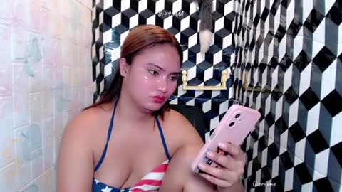 Snapshot of hotscarletcumxx chatting on June 2026 12:32:02 AM veronica online show from June 2026 12:32:02 AM