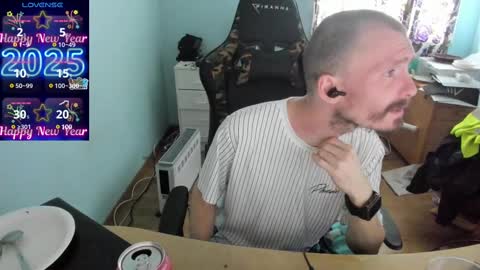 Snapshot of hotsummer1996 chatting on March 2025 08:51:02 AM hot online show from March 2025 08:51:02 AM