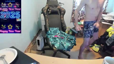 Snapshot of hotsummer1996 chatting on March 2025 04:44:02 PM hot online show from March 2025 04:44:02 PM