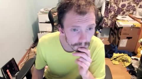 Snapshot of hotsummer1996 chatting on December 2025 06:35:02 PM hot online show from December 2025 06:35:02 PM