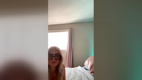 Snapshot of hott7malibu chatting on April 2026 07:40:01 PM hott7malibu online show from April 2026 07:40:01 PM