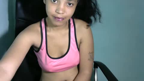 Snapshot of hott_beauty chatting on July 2026 04:37:01 AM MULAN online show from July 2026 04:37:01 AM