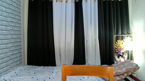 Alex Summer online show from October 2025 12:24:02 PM